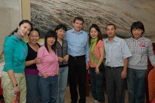 中国女主持捷克换外汇受气 被警察拷手铐(图) 