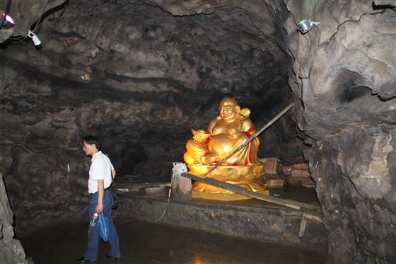 古佛洞里的钟乳石     金佛山风景区位于重庆市南川区境内,面积441