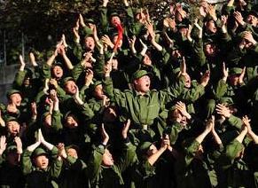 拉歌军营里的一道壮丽风景