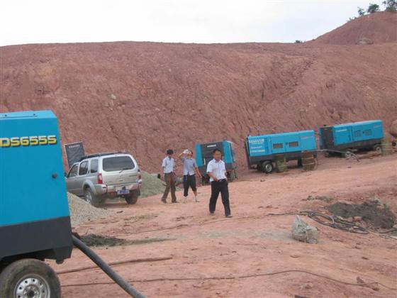 世博踩踏门13910204276,发电机租赁,柴油发电