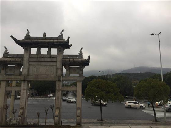 陆国军在休息时也会到全国各地走一走
