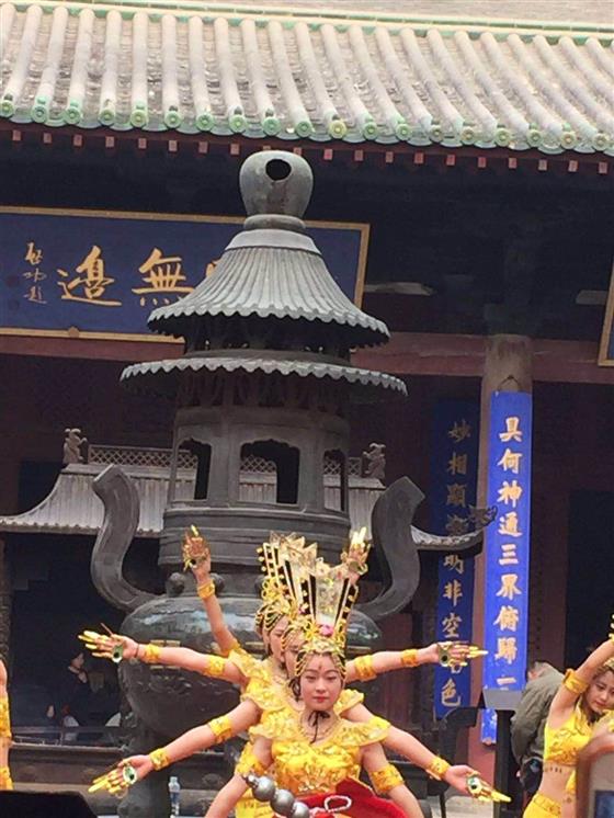 商界经营陆国军接受采访