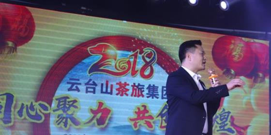 李亮