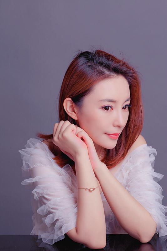 钟靓美食节目主持人不能言说的伤