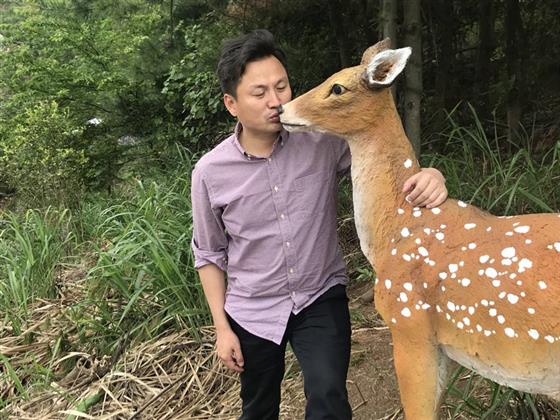 李亮