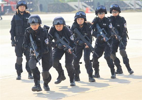 特警秋點兵 江城展風采--全國公安特警大練兵成果彙報演練在武漢舉行